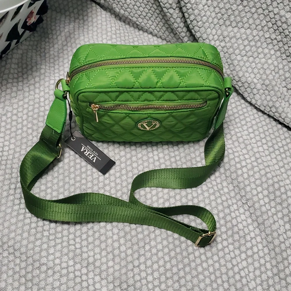 Vera New York Green Quilted Crossbody Bag - Picture 12 of 12